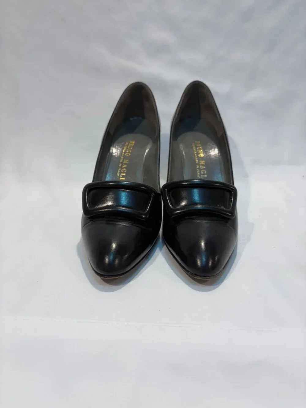 Bruno Magli Vintage Black Leather Pumps Heels Pointed Toe Women’s Narrow AA 8.5 - Picture 2 of 7